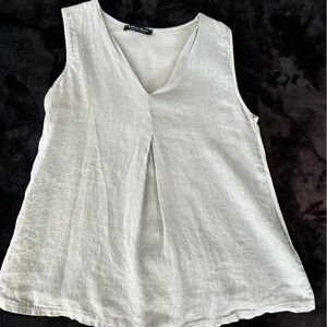 Linen look top.  Size small